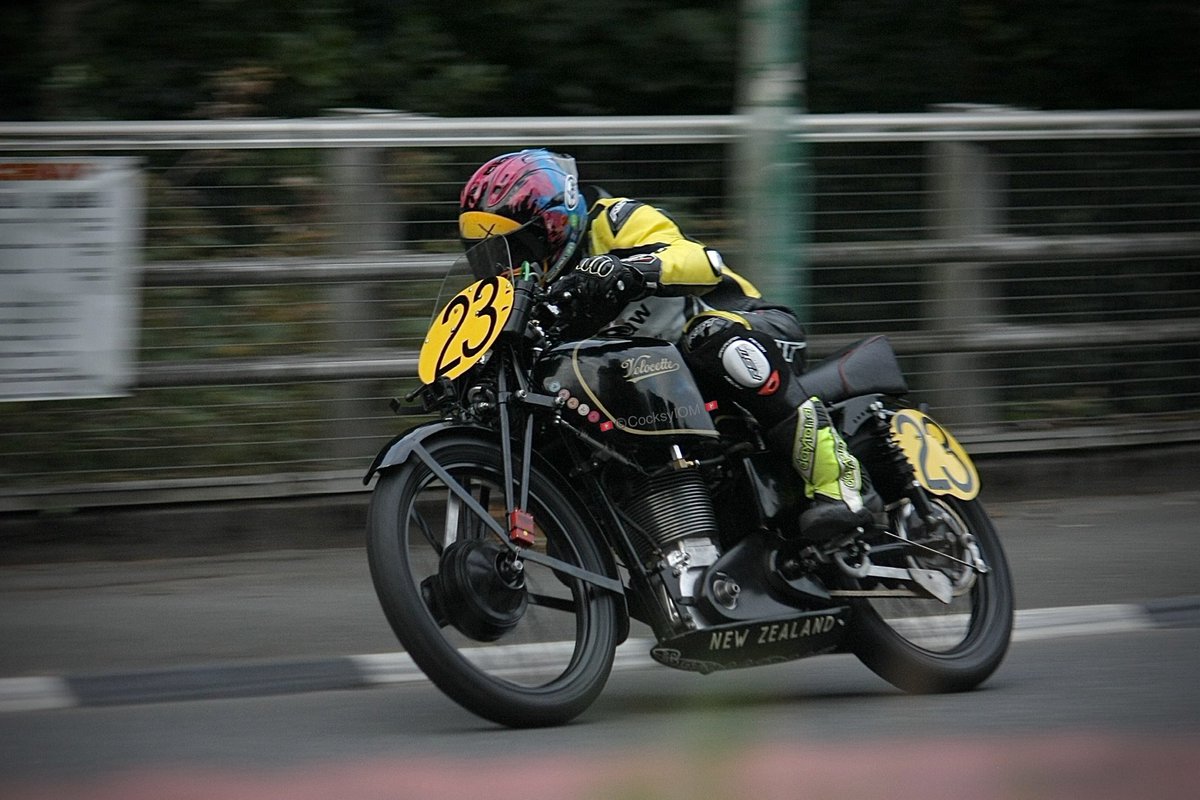 CocksyIOM tweet media