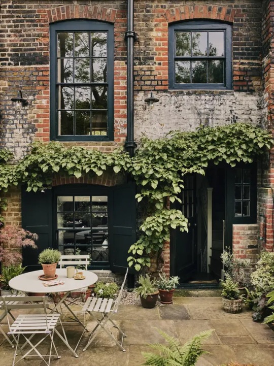 CWC_Company's tweet image. The Weekly Window is feeling in need of a soothing cup of tea, perhaps at one of these tables. ("The Bath Bun" Tea Shop is intriguing: Winthrop agrees Wendolyn's gooey sticky-buns are best eaten in the bath; but the name could be a reference to a swimming rabbit, too...)