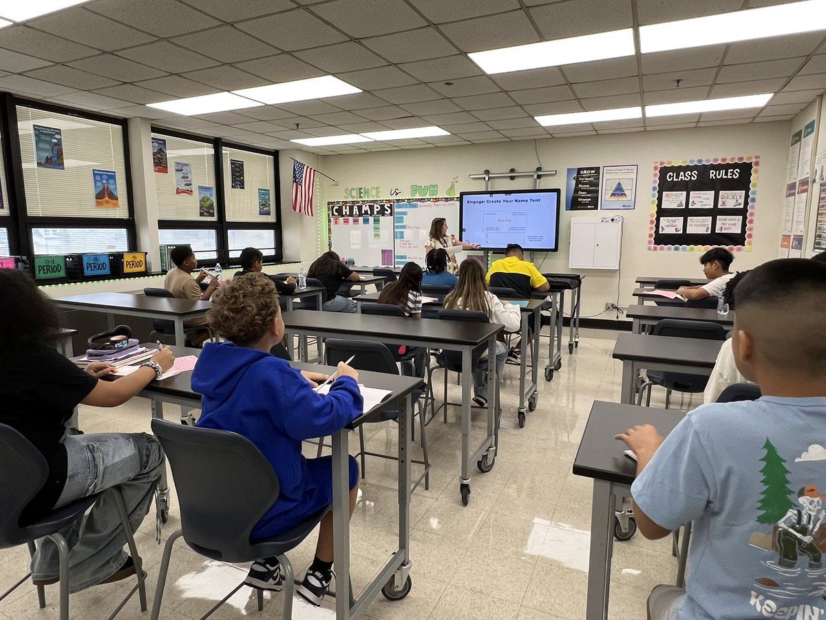 Our 6grade <a href="/AVID4College/">AVID</a> EC classes are off to a great start at <a href="/WashingtonD86/">Washington Jr. High</a> 
First day and focused!