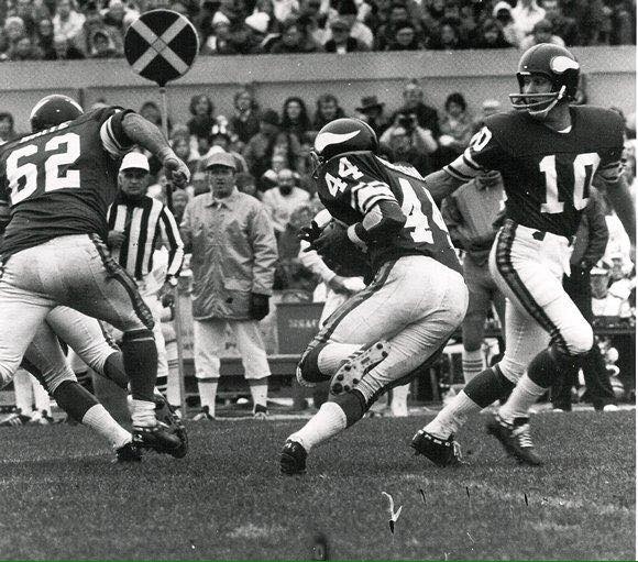 Out front of Chuck Foreman and ready to make a block for him!