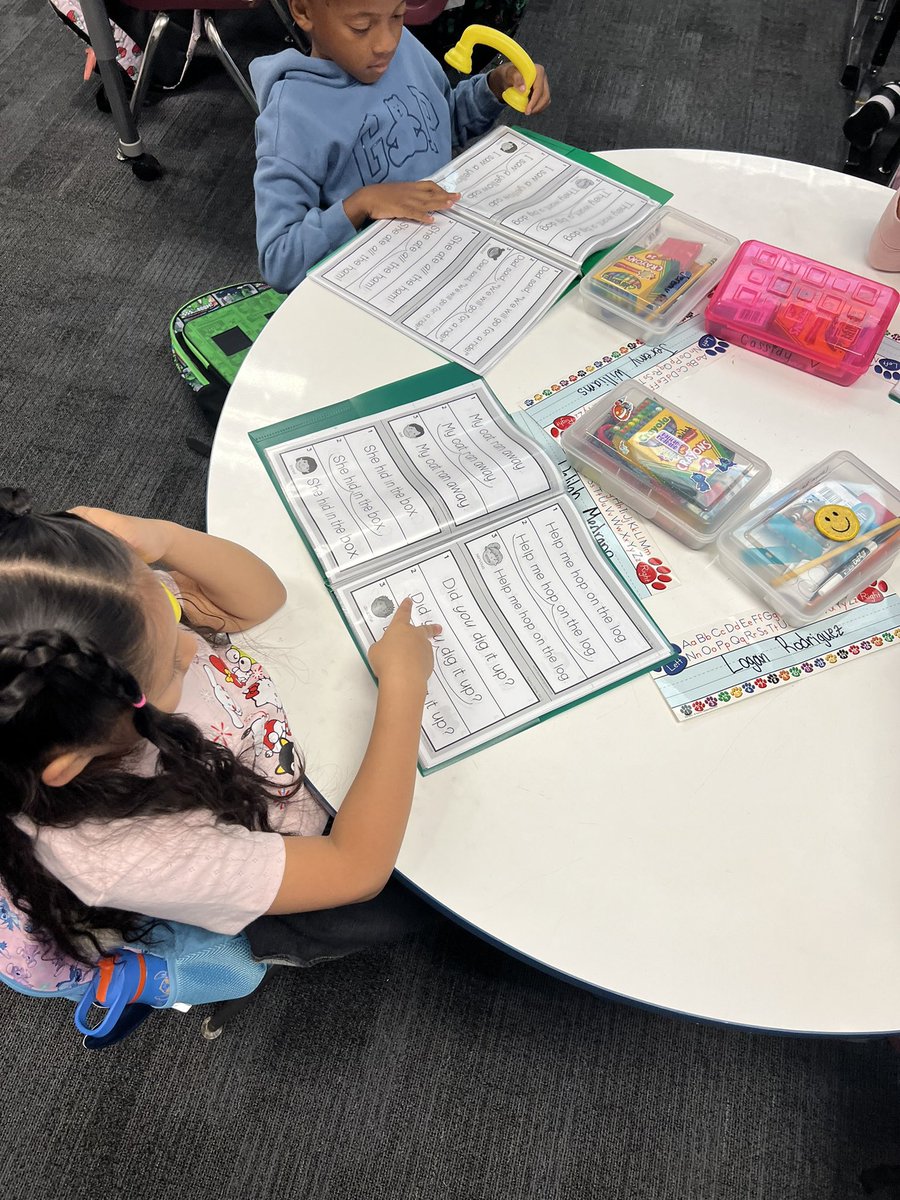 MsBoutteTeaches's tweet photo. Little readers, big dreams! 📚💕 Our first graders are rocking their reading stations! @HumbleISD_OFE #watchusSOAR #toinfinityandbeyond https://t.co/An9PInMxim
