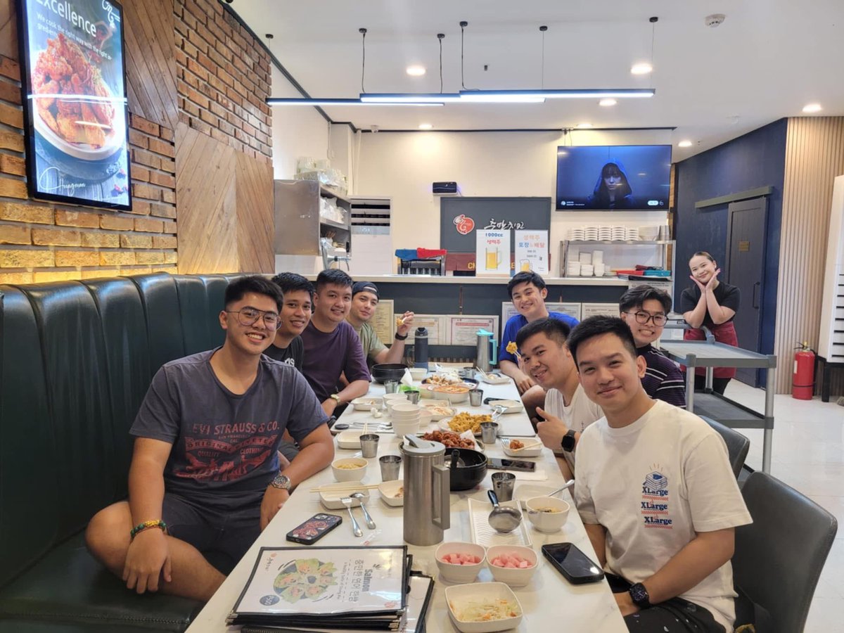 whenzymallow's tweet photo. Buhay estudyante! Namimiss namin si #ActorALDEN pero go lang, enjoy mo lang yan ๐ฅฐ
#ALDENRichards
@aldenrichards02
๐ธChoong Man CM Chicken Philippines https://t.co/PCcn5K2tf8