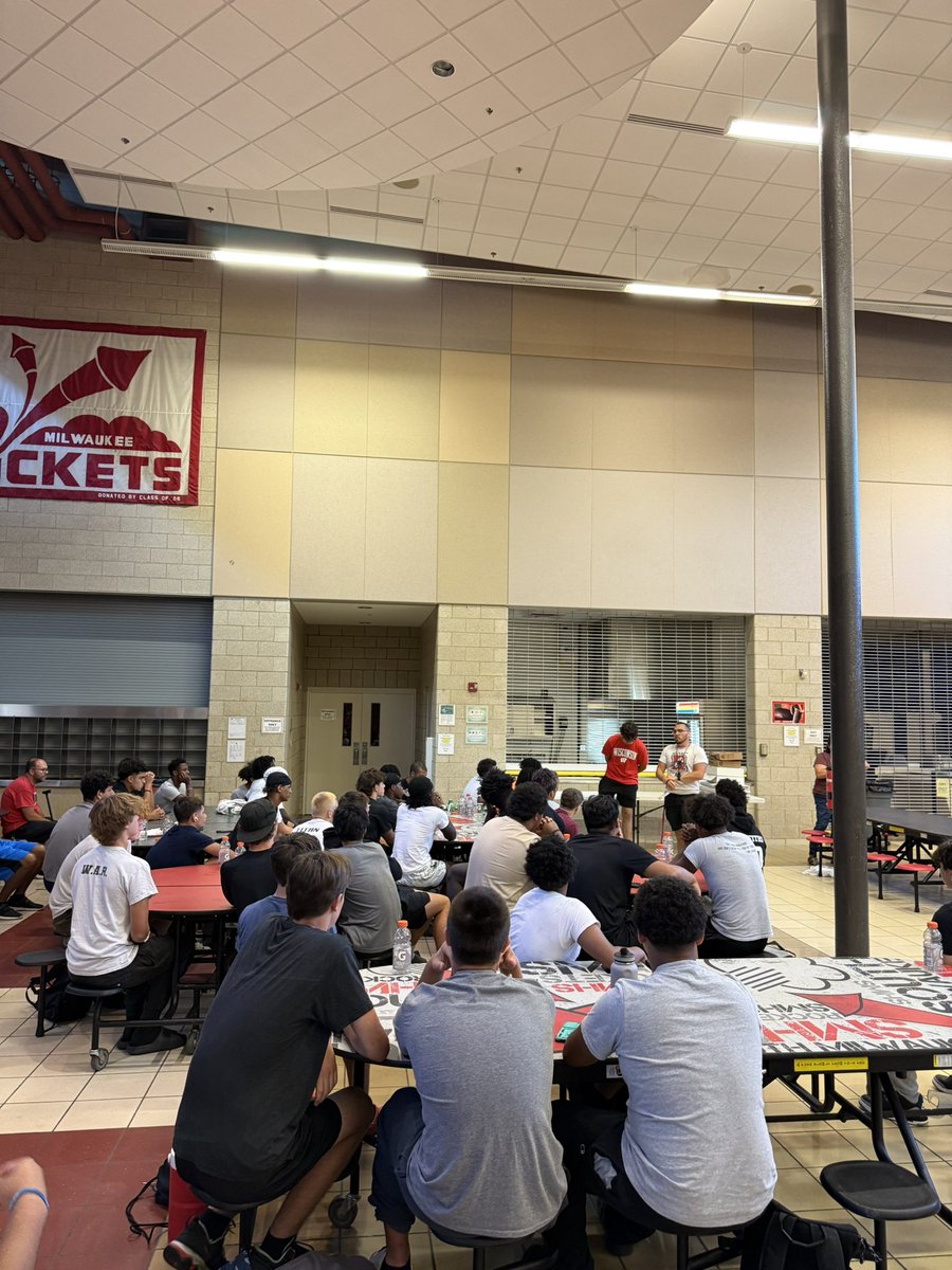 SM.Rocket.Football tweet media