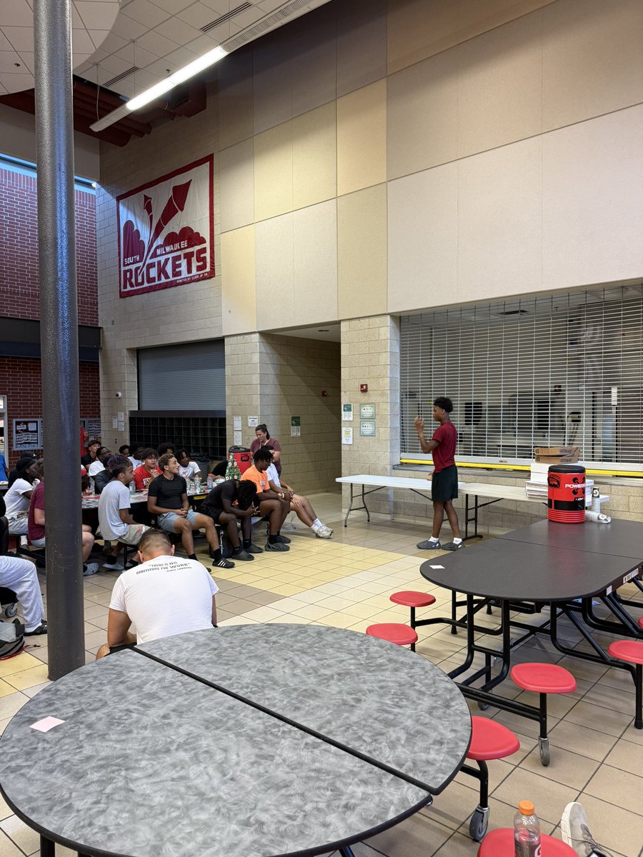 SM.Rocket.Football tweet media