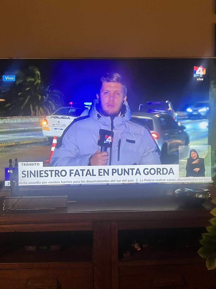 MarioBaique's tweet photo. Accidente Rambla Punta Gorda, 1 muerto..18 hs Rambla Colapsada..2 carros bomberos, 4 patrulleros Min Interior…. Nadie de la intendencia de Montevideo……Quien monitorea el tránsito en esta ciudad ?????@montevideoIM @Mario_Bergara https://t.co/vLCTWYCniR