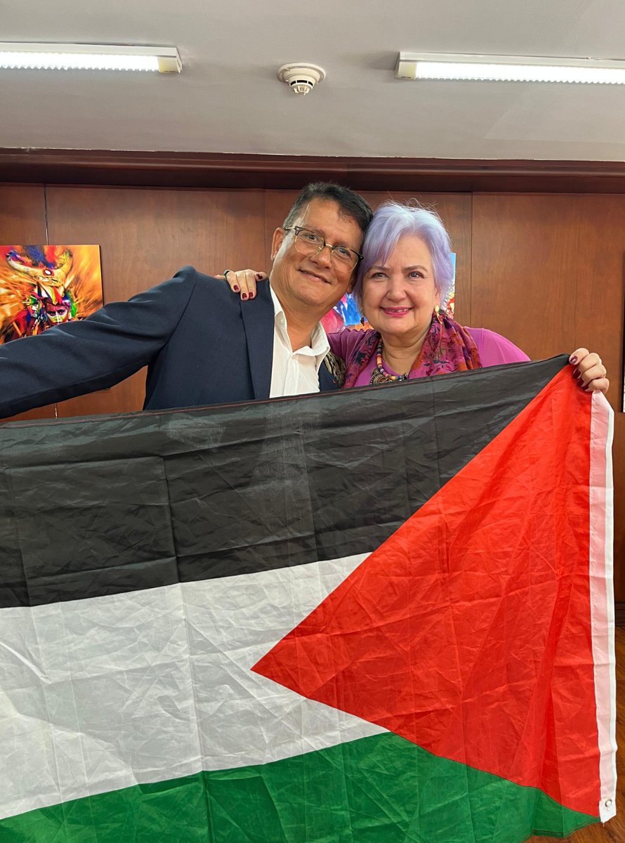 Adair LAMPREA 🇨🇴🇫🇷🇵🇸 (@lamprea_adair) on Twitter photo "Quiero agradecer a nuestra senadora <a href="/GloriaFlorezSI/">Gloria Flórez Senadora</a> sinceramente por tomarse el tiempo de escuchar nuestras solicitudes. Valoramos mucho su disposición y apertura para atender nuestras necesidades, lo cual fortalece nuestra confianza y compromiso democrático, que nos motiva a "Quiero agradecer a nuestra senadora <a href="/GloriaFlorezSI/">Gloria Flórez Senadora</a> sinceramente por tomarse el tiempo de escuchar nuestras solicitudes. Valoramos mucho su disposición y apertura para atender nuestras necesidades, lo cual fortalece nuestra confianza y compromiso democrático, que nos motiva a