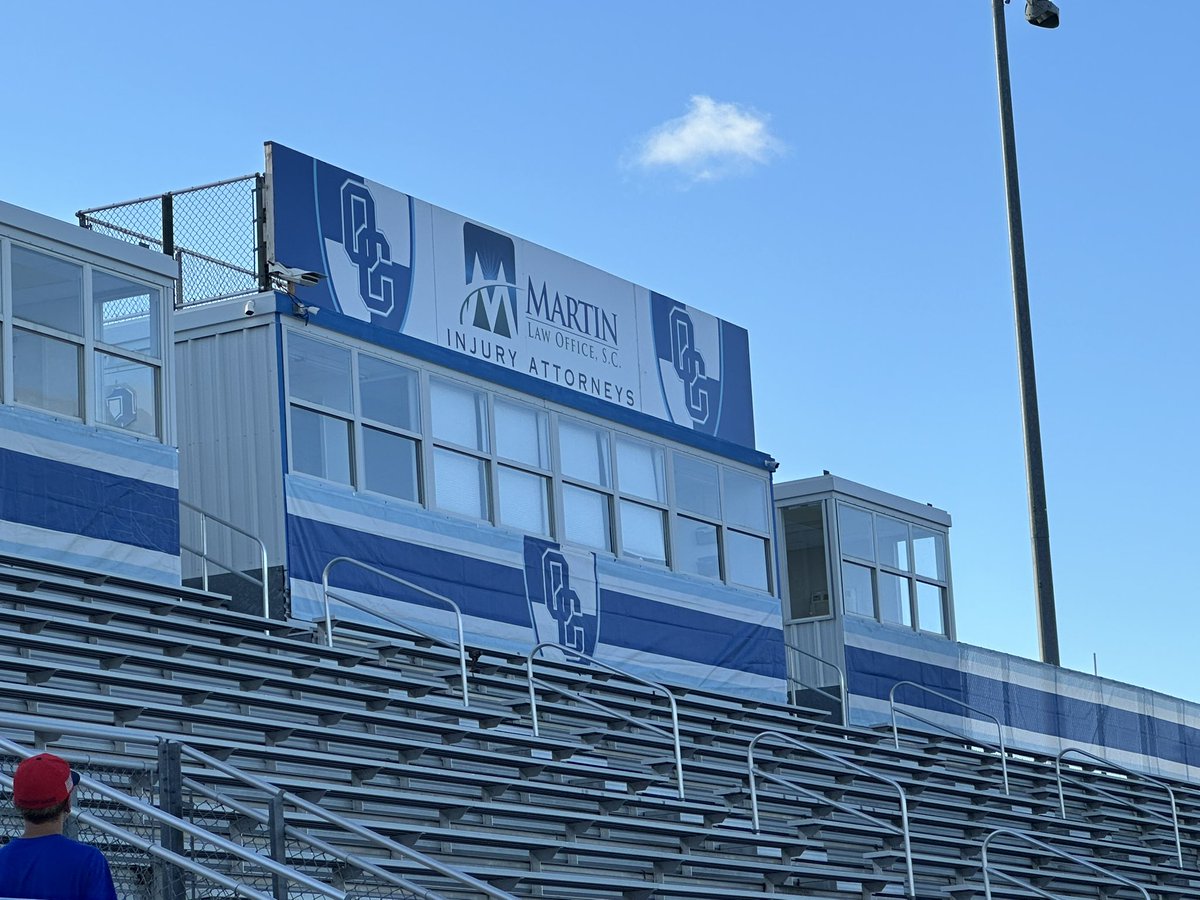 Athletics_OCHS's tweet photo. Big thank you to Oak Creek Youth Football President Adam Martin for helping the athletic department get all the windscreens up at the stadium today!   Ready to roll for our home opener this Friday! https://t.co/Zl06Hh5afq