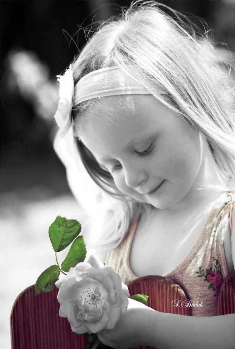 Sonreirle a la esperanza es acariciar el alma dándole una pincelada de luz.

Olga Maria Sain
© Derechos Reservados

pazyamoralmundodeolgasain.blogspot.com/2015/03/sonrei…