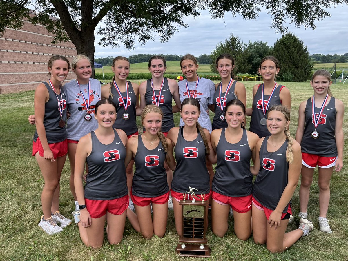 LadyGeneralsXC's tweet photo. Buckeye Lake Invitational Champs. Eva Jones 1st, Dee Riley 2nd, Sheriden Glanemann 3rd, Adriana Pack 4th, Addie Dennis 6th &amp; Ella Connors 8th. 1st 5K Saturday at Pickerington North. https://t.co/4mNvs4CfCE
