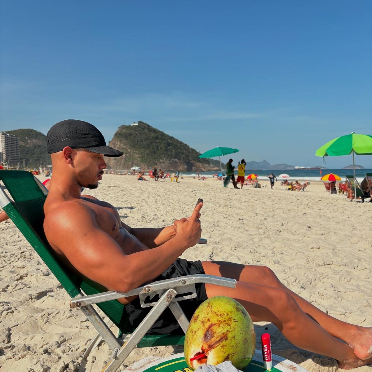 ViitorCirqueira's tweet photo. Era sol que me faltava ☀️🤤 https://t.co/Tsz1fItOKi