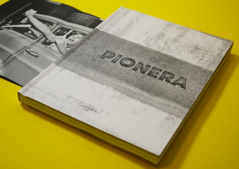 ¿Buscás el fotolibro PIONERA ❤️?
<a href="/adhocFOTOS/">adhocFOTOS</a> #adhocIMPRESO😅📍Podés encontrarlo en Cooperativa Club Cultural Charco
📚 Librería independiente + ☕️
🕒 10 a 20 h
📌 Maldonado 1477
👉 <a href="/cccharco/">club cultural charco</a>
Y si no escribí a adhoc.impreso@gmail.com 💪📦