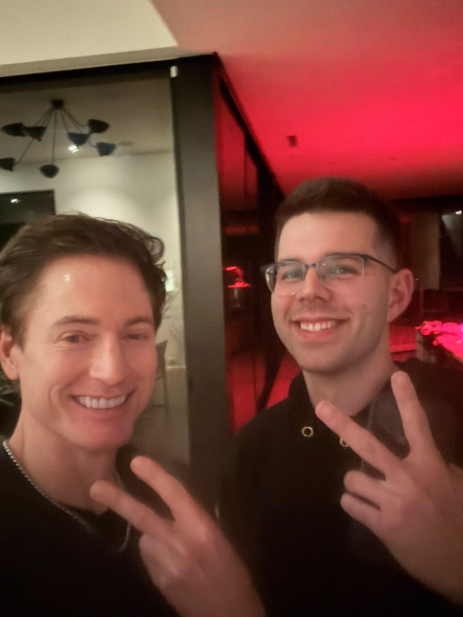 sambetesh's tweet image. We live in a simulation. You heard it here first.. I think?