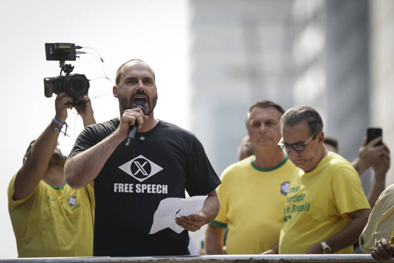 🗣️Eduardo xinga o pai, Malafaia xinga Eduardo, Eduardo xinga Tarcísio

Veja os diálogos divulgados pela PF em relatório ⬇️