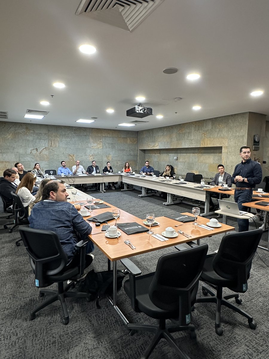 metrodemedellin's tweet photo. Participamos en 'Conexión 2025', evento que reunió emprendedores, corporativos, academia y gobierno, para crear relaciones que aporten a la transformación e innovación del sector empresarial.

Estuvimos en diferentes espacios que nos permitieron mostrar cómo lo hacemos #ALoMetro. https://t.co/LAt7QqWZET