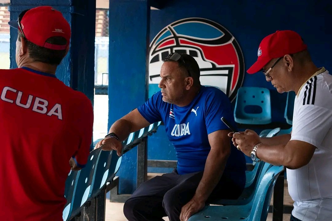 CNCTVGranma's tweet photo. #RadioBayamoBéisbol | Juan Reynaldo Pérez Pardo, presidente de la Federación Cubana #Béisbol y #Softbol (#FCBS), visitó en la tarde de este miércoles los estadios 30 de Noviembre, de #Guisa, y Mártires de Barbados, de #Bayamo.
FOTOS | @CMKXDigital
#BéisbolCubano
#ProvinciaGranma https://t.co/GFNASvtpZc