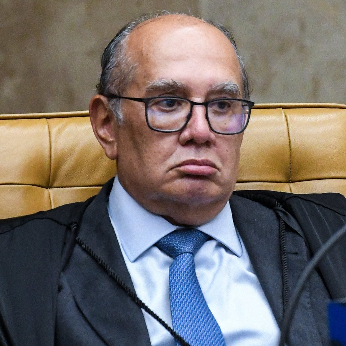 ⚖️ 💬 Jair Bolsonaro disse a Eduardo Bolsonaro para ESQUECER "qualquer crítica" ao ministro Gilmar Mendes em conversa, diz PF.