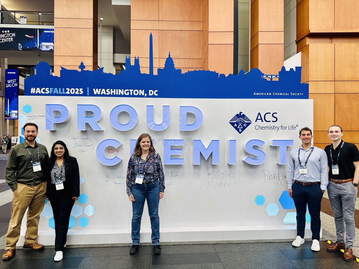 Bindu_chem's tweet image. Our whole lab pulled up to ACS Fall 2025. Presented cool science, made new connections, and even caught up with old grad school friends and folks from back home. What a week. #ACS2025 #BraselmannLab #ProudChemist