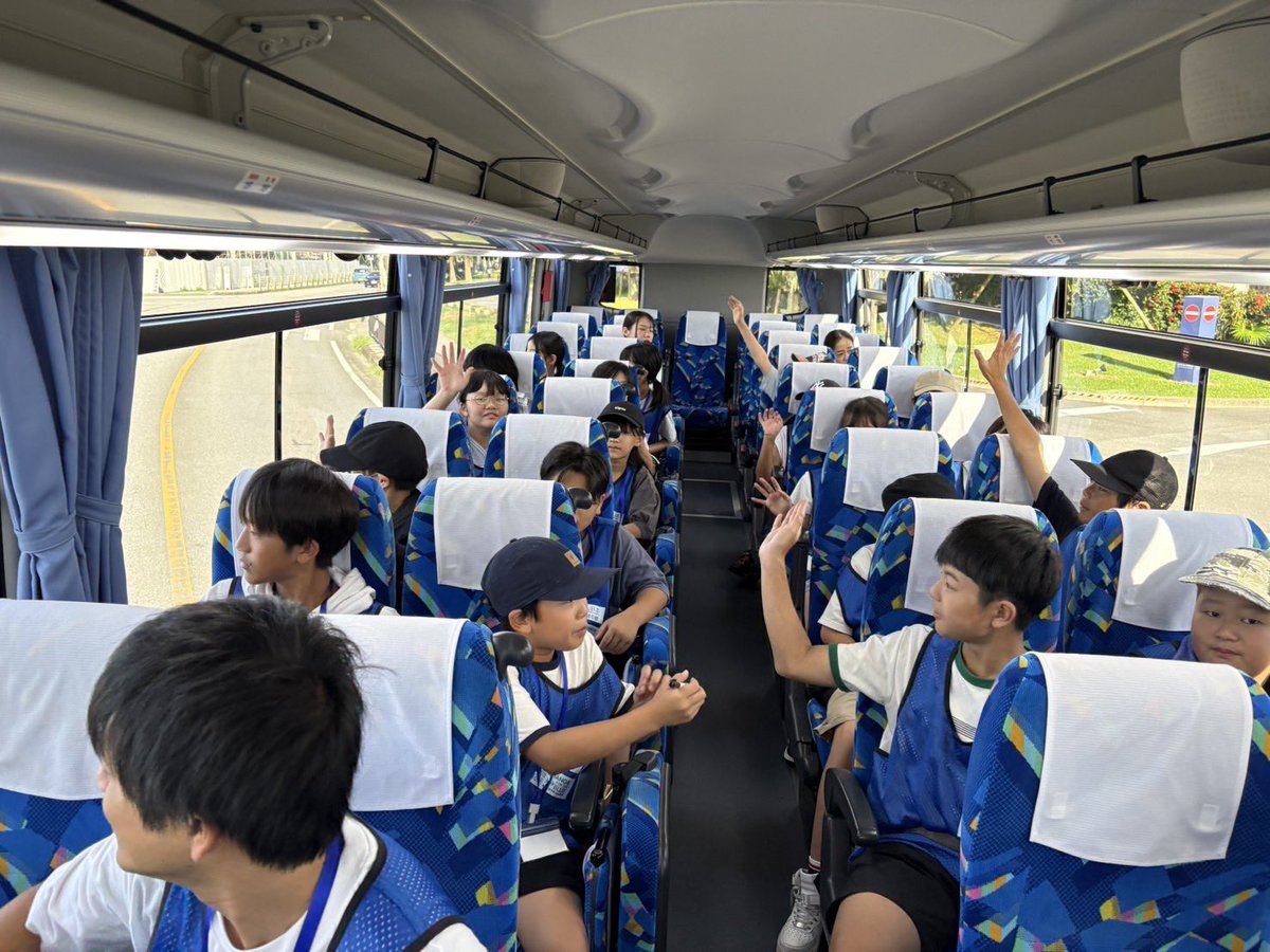 アユでつながる岐阜と沖縄
川と海からひも解くつながり
〜岐阜と沖縄の未来への約束〜

3日目
最後の目的地
浦添市に向かっています
快晴です☀️🌺

#海と日本　#日本財団
#岐阜県　#沖縄県
#藍川北学園　#わかあゆ学
#しまうみ探検隊