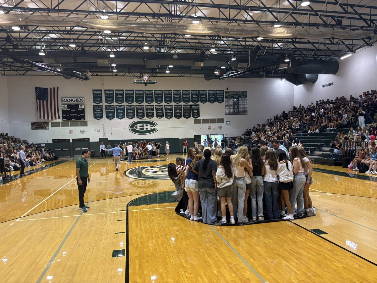 Amazing launch to our school year <a href="/FHCHSRangers/">Forest Hills Central HS</a> Started and ended the day with CULTURE! Great work with our first Ranger Challenge! #AnotherGREATdayatCHS #EveryRangerKnown