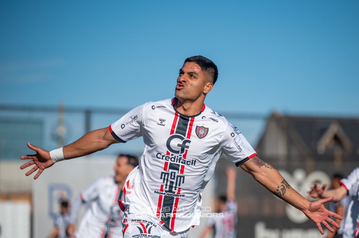 😳Hernan Rivero, que en sus primeros 11 partidos sumo 4 (CUATRO) aprobados por encima del 90%, en los ULTIMOS 8 PARTIDOS suma 7 desaprobados y 1 regular. Muy mala racha del delantero, quien sigue siendo el goleador de Chacarita este torneo con 5 tantos.