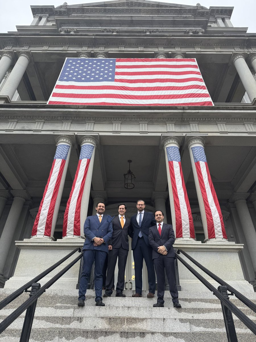 vogelito's tweet image. Hoy nos recibió @patrickjwitt, principal asesor para cripto de @realDonaldTrump, en el @WhiteHouse.

El mensaje es claro: EUA será la capital mundial de cripto y quieren que @Bitso opere ahí.

Abro un breve hilo sobre la conversación 🧵 👇