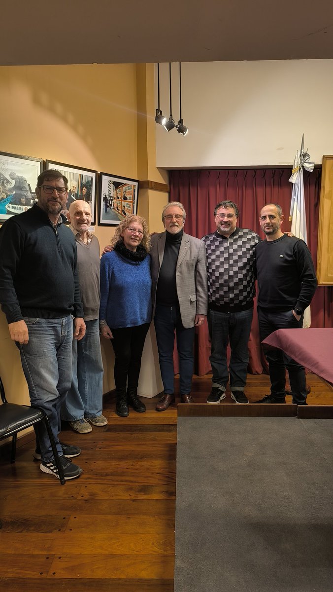 Los partidos integrantes del <a href="/movdafmdp/">Movimiento Derecho al Futuro Gral. Pueyrredon</a> acompañamos la presentación de “El proyecto libertario entre brumas y rechazos”, un nuevo libro de la pluma  #JuanCarlosJunio
Un Gran libro que sugiero su lectura.
<a href="/FGBuenosAires/">Frente Grande PBA</a> 
<a href="/fgmardelplataok/">frentegrandemdp</a> 
<a href="/FGNacional/">Frente Grande Nacional 🇦🇷</a> 
<a href="/A_Marplatense/">Acción Marplatense</a>