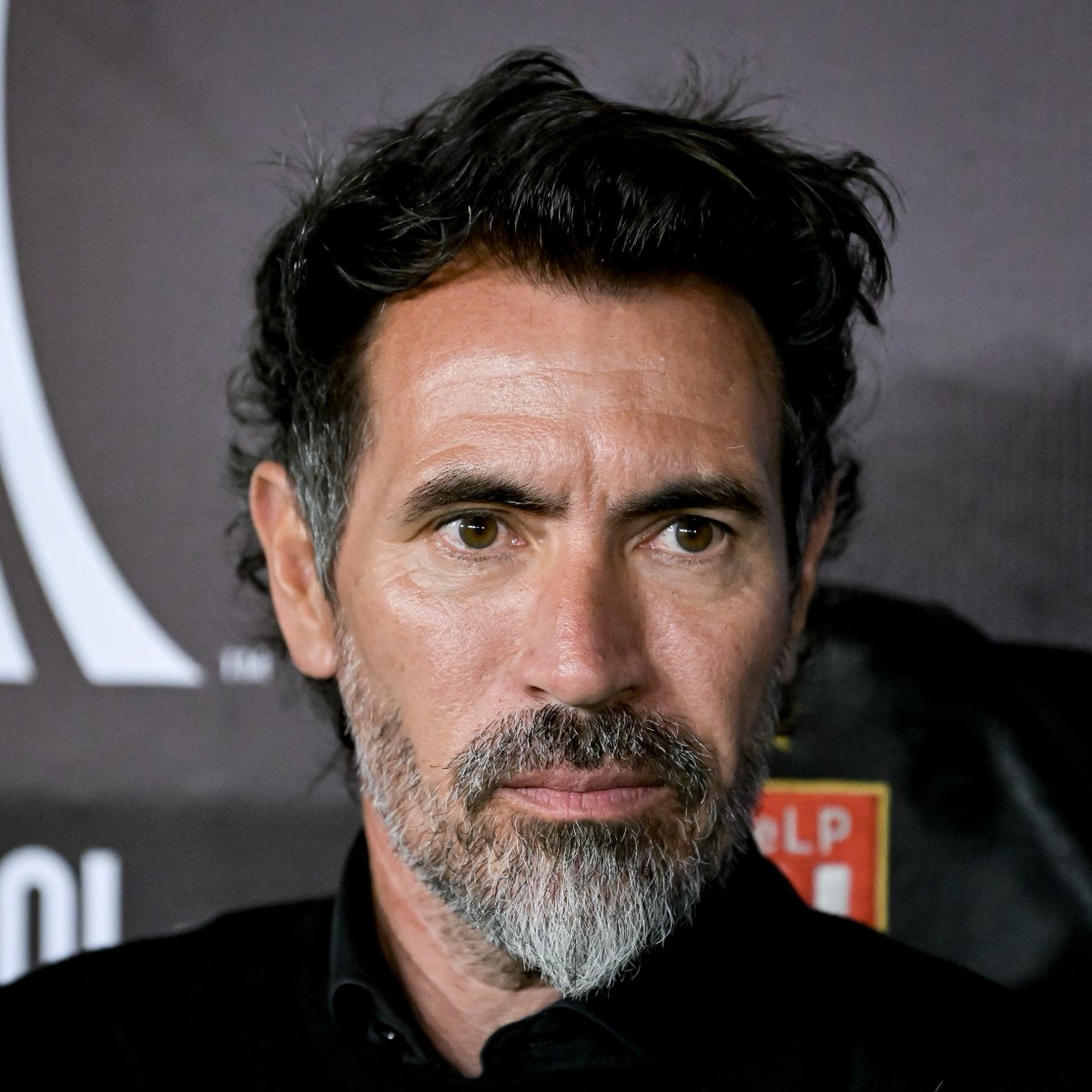 Diego Martínez NUNCA le pudo ganar a Eduardo Domínguez (4 PE y 3 PP).

➖2025 Estudiantes 0-0 Cerro
❌2025 Cerro 0-1 Estudiantes
➖2024 Estudiantes 1-1 Boca
➖2024 Estudiantes 1-1 Boca (3-1)
❌2024 Estudiantes 1-0 Boca
❌2023 Huracán 0-2 Estudiantes
➖2022 Independiente 1-1 Tigre