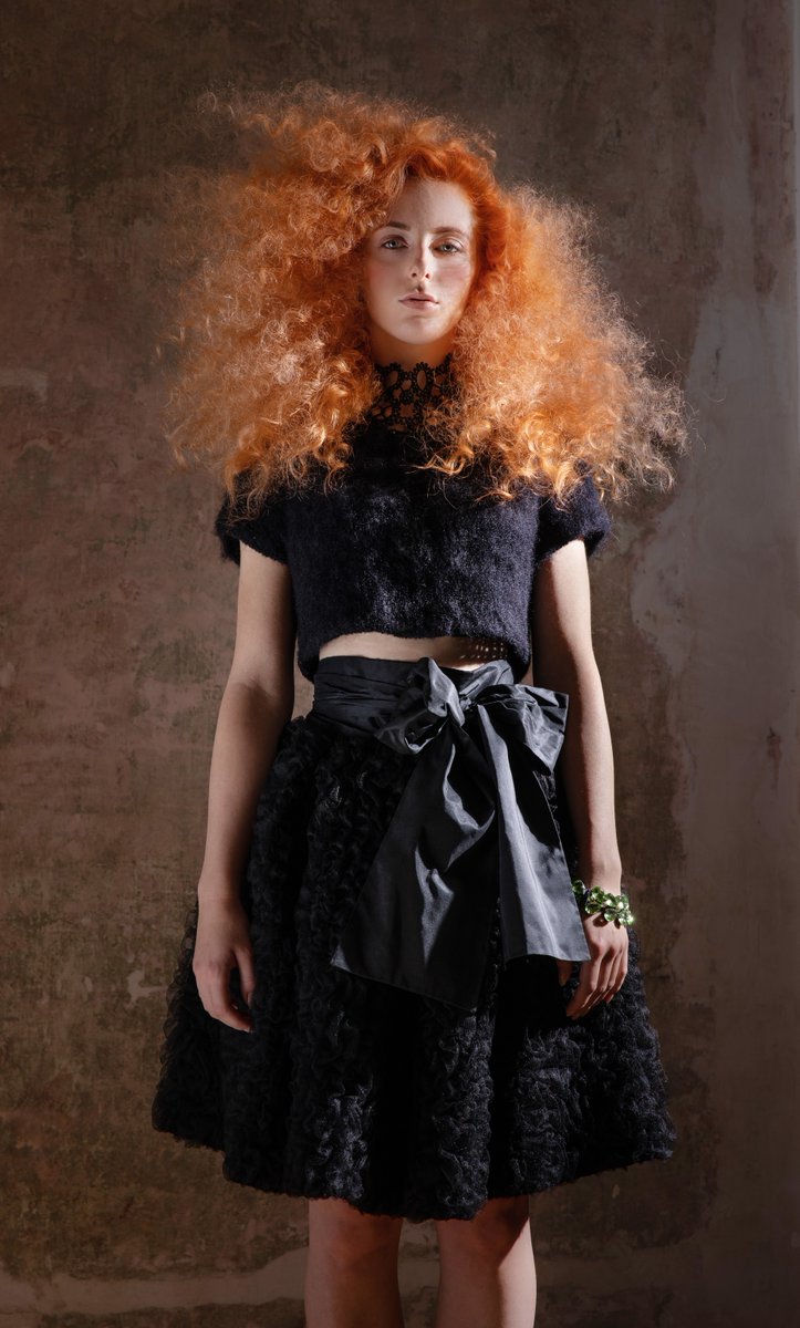 OfficialKAVYAR's tweet image. Work by Kavyar Members:

Photo &amp;amp; Retouch: kavyar.com/6azocmu2oorb

Non-Members: 
Fashion &amp;amp; Stylist: @haider_petkov @susannapetkov 
HMUA: @roman_klammer
Model: @leonie.pum
Location: @atelier_einsneun
Accessories: @artnouveau_ottofeiler

#knitart  #luxurybrand  #blackdress