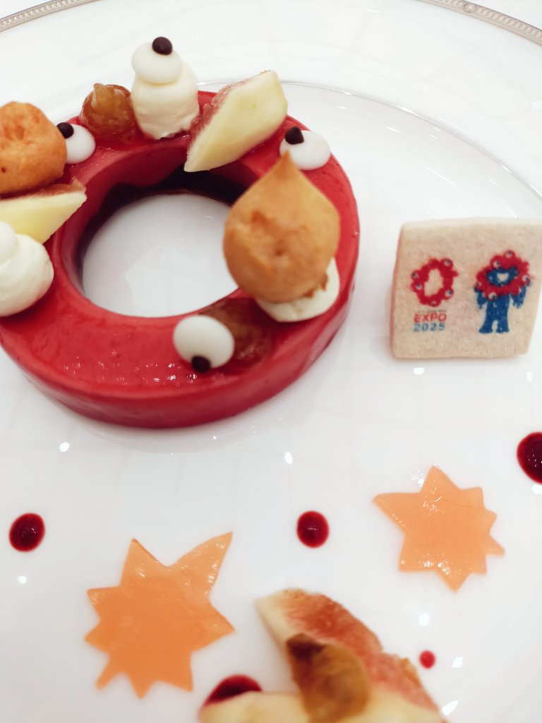 万博ナショナル・デーと午餐会への招待状が届いた。夢洲の駅に着くとアテンダントが名前を書いた紙を手に持ちお出迎えしてくれた。迎賓館までは関係者専用口を通り並ぶことなくたどり着いた。午餐会の後ブースを見学、トンボ帰りで東京へ戻りました。＃ミャクミャク