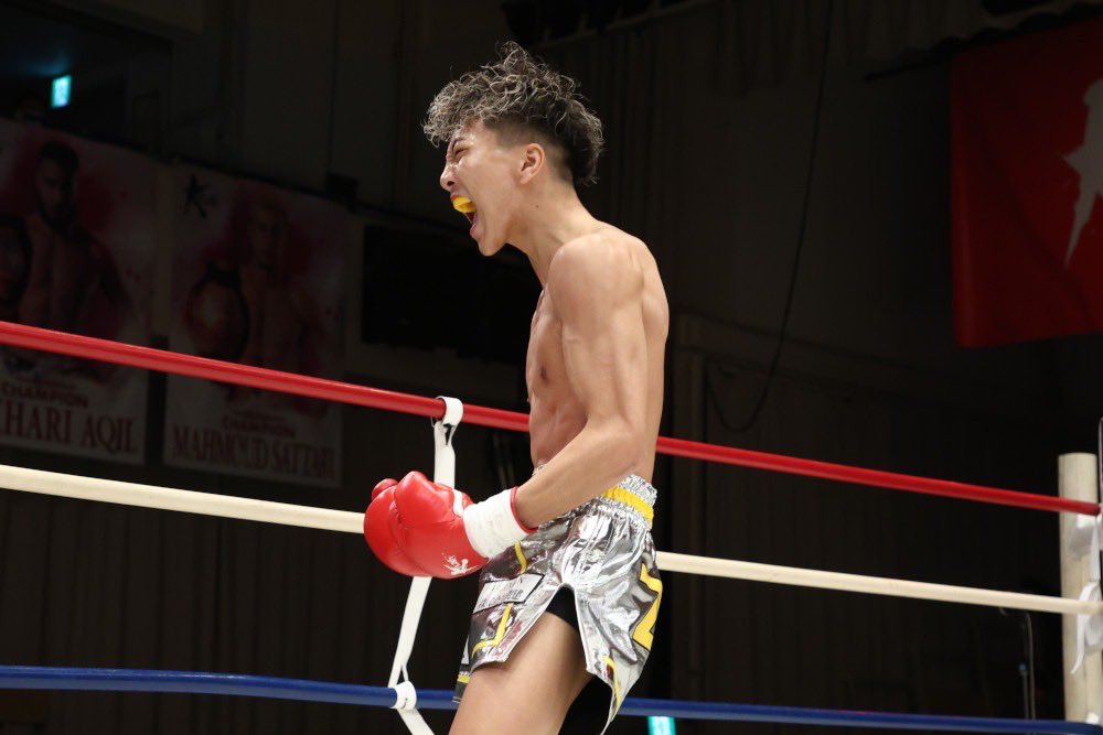 【Krush.179】8.23(土)後楽園

🎙️出場選手インタビュー公開！
🥊吉川仁清(<a href="/jinsei_1128/">吉川仁清</a> )

「お兄さんがいなかったら注目もされてない選手だと思ってる。相手はけっこう動いて、ワチャワチャしてる感じなので、冷静に足と腹を削って削って、3Rぐらいに倒せたら」