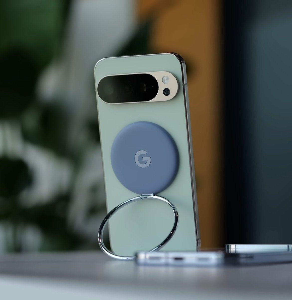 Why can't APPLE make a phone stand like this 🥲!?