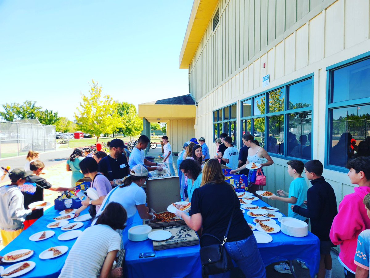 Day One is in the books! With a whole-school assembly, an awesome PTA-sponsered pizza lunch, and just generally being  happy to be back together, there was a TON of excitement in the air. Gooooo Cougars! #wearelcmsd #hallmiddle #firstdayofschool #hallpta