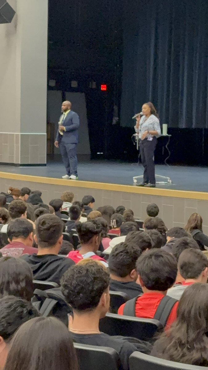 DanielETaylor86's tweet photo. Day 20 as a Falcon
Honored!
My Big Sister AP and I were able to present to an awesome group of students, our 10th graders, The Great, Class of 2028!
#WeAreChannelview
#FalconStrong https://t.co/ufKxfj84An