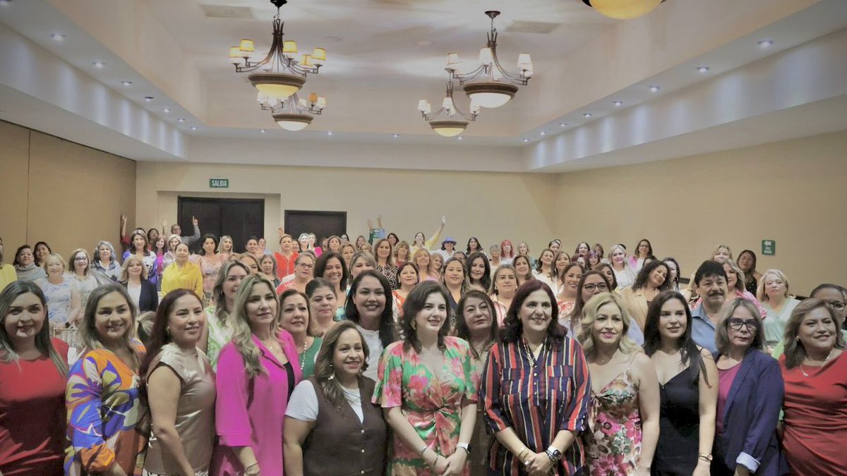 Me llena de orgullo ver la pasión y el profesionalismo de nuestras maestras y maestros en el Encuentro Estatal con la Estructura de Educación Básica. ⭐️

Escucharlos y compartir con ustedes confirma que la transformación educativa en Sonora es una realidad.

Seguiré