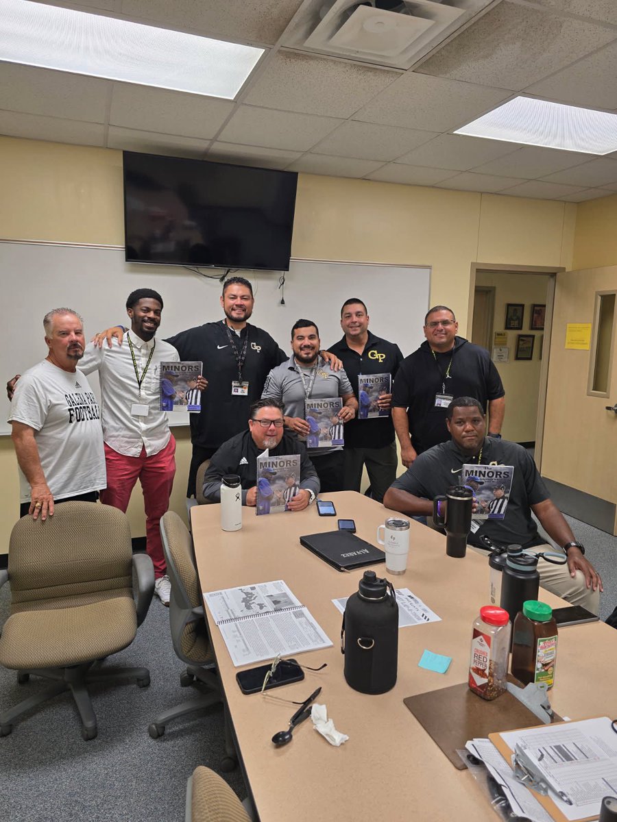Aocho77's tweet photo. Starting year 2 with Galena Park coaches and men of God. @CoachesOutreach thank you for sending us this semesters study, looking forward to building and growing in our faith! #GPpurpose @CoachMo2000 @StevenBotello4 @C2number9 https://t.co/bYNwtxmIbL