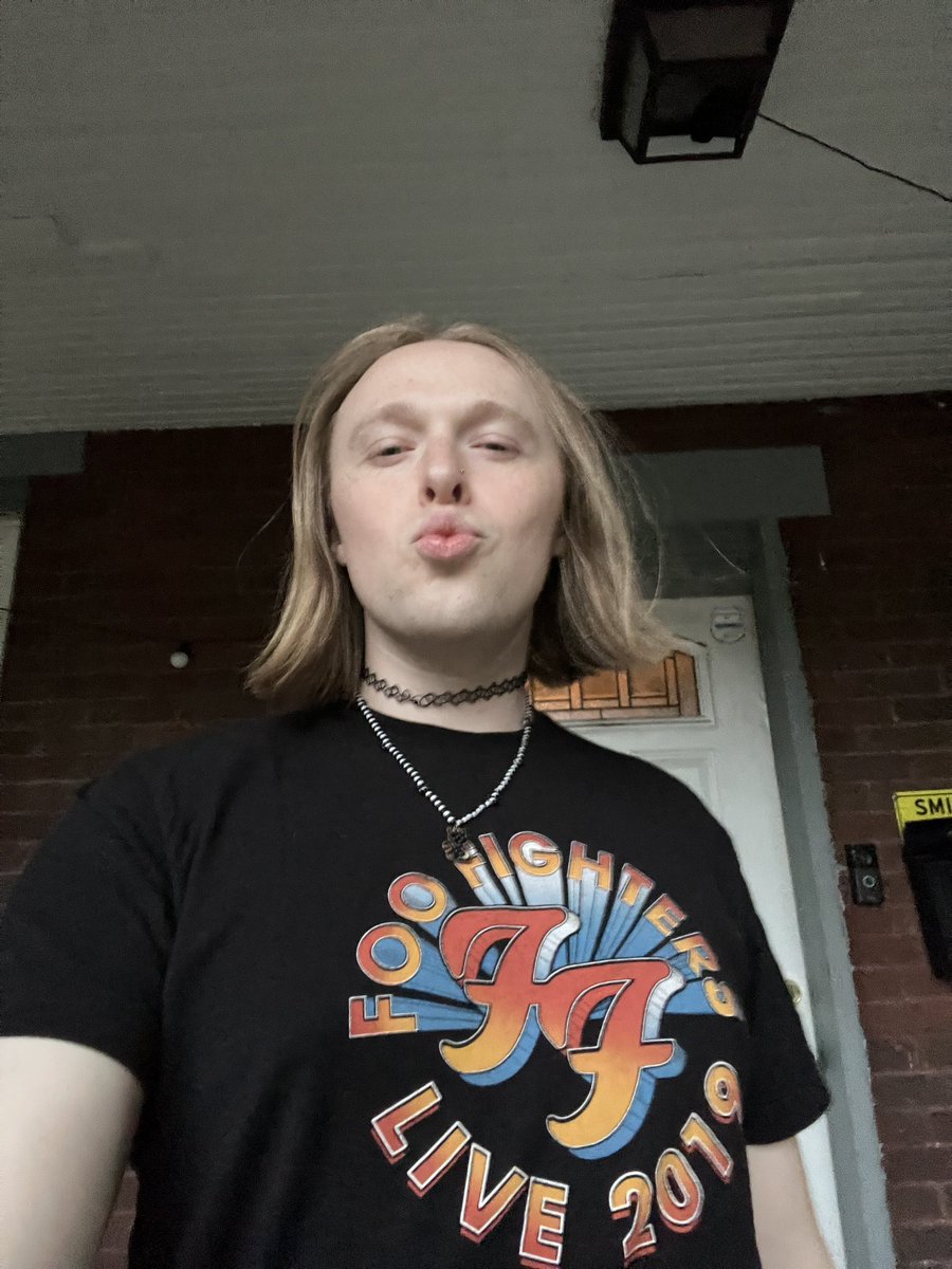 VioletNVRMND's tweet photo. it’s amazing what a little bit of estrogen and a haircut does for a girl https://t.co/AgasfGZPnh