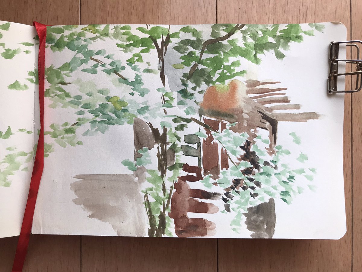 キャンプでちょっとスケッチ🏕
夏休みと暑さにやられていますが、とにかくスケッチだけでも続けたいと思います〜