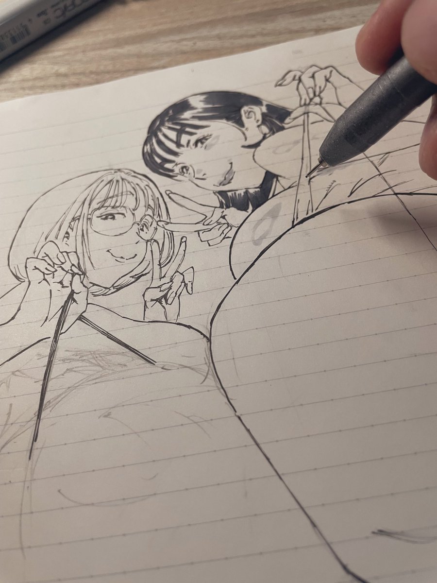 いつもより大きいメモ帳で練習中♪ 