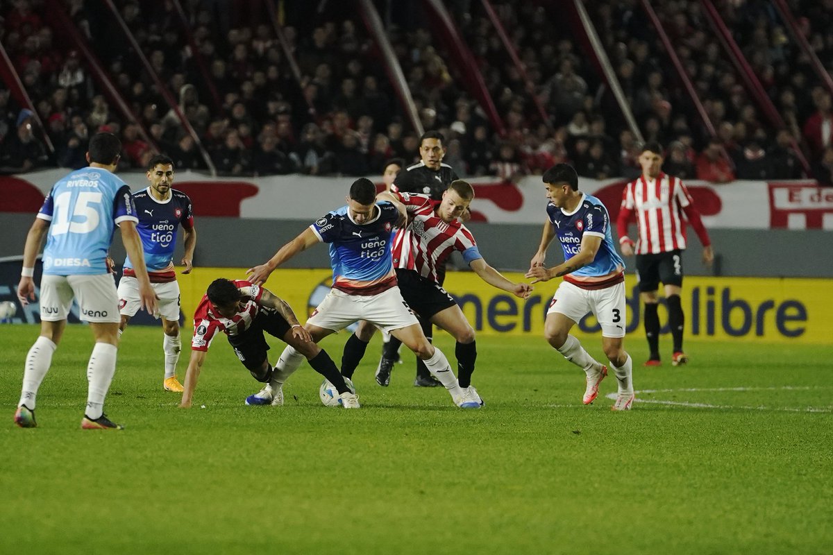 golazotropical1's tweet photo. #historiarepetida 
#costumbre #copera #negativa 
El #Ciclón #eliminado #tempranament 
Final 
#EstudiantesDeLaPlata 0 (1) 
#CerroPorteño 0 (0) 
Por el #Global del 1-0 en #Asunción el #Pincha clasificó a #cuartosdefinal 
#conmelibertadores 2025
@ClubVeteranos de Prensa 
#CVP🇾🇪 https://t.co/azXov5R7MA