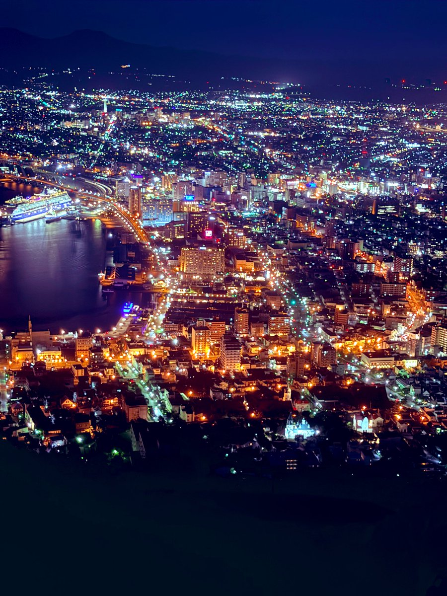 ツクツクボウシが鳴くと
イヤーな感情が上がってくる。

そう、夏休みが終わりに近い、と
結びつくから。
宿題、間に合うかな💦とか。

季節、自然の移り変わりの中で
私達は五感（視覚、聴覚、嗅覚、味覚、触感覚）に沢山のことの刷り込みをしている