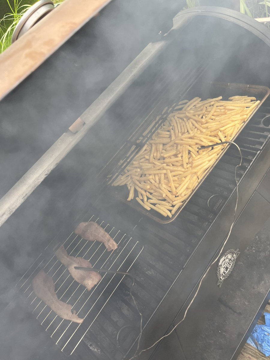 BearFuscoGG's tweet photo. I love my new toy #Smoker #smokingmeats https://t.co/ZKYx9oisKt