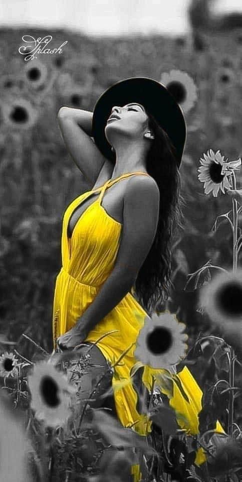 El amor siempre
asoma a la vida
sin esperarlo.

Olga Maria Sain ( Haikú )
©Derechos Reservados

uyrumx.blogspot.com/2025/08/el-amo…