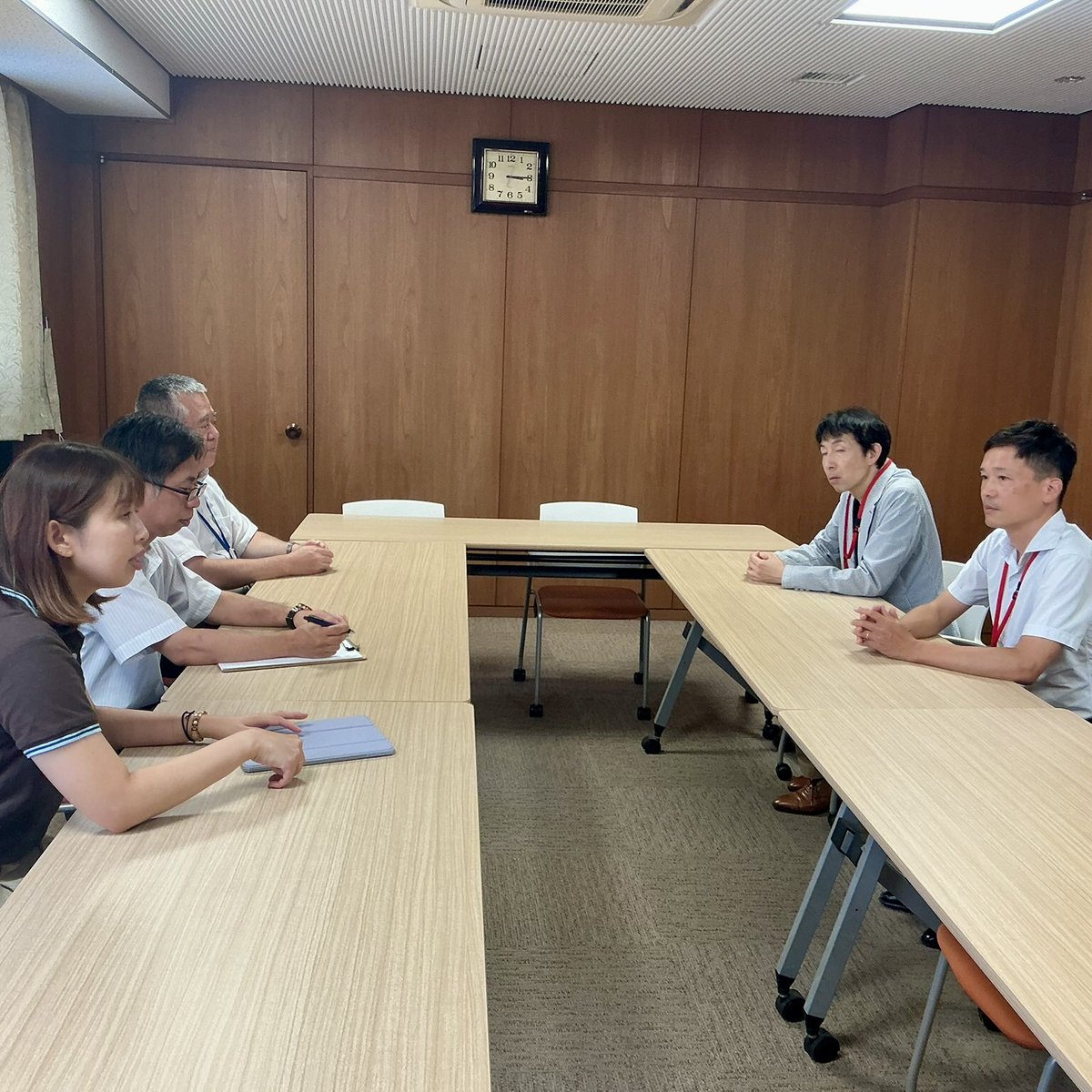 setsunan_pharm's tweet photo. 薬化学研究室が、大阪赤十字病院と共同研究を開始！✨
通常は廃棄されてしまう河内晩柑（高知県産）の果皮から香り成分を抽出し、院内でのアロマテラピーに利用します😊
*写真3-4枚目は、薬学部附属薬用植物���のザボン（河内晩柑の一種）です✨

#摂南大学
#摂薬
#河内晩柑
#アロマセラピー
#sdgs12 https://t.co/CyPzcYvENC
