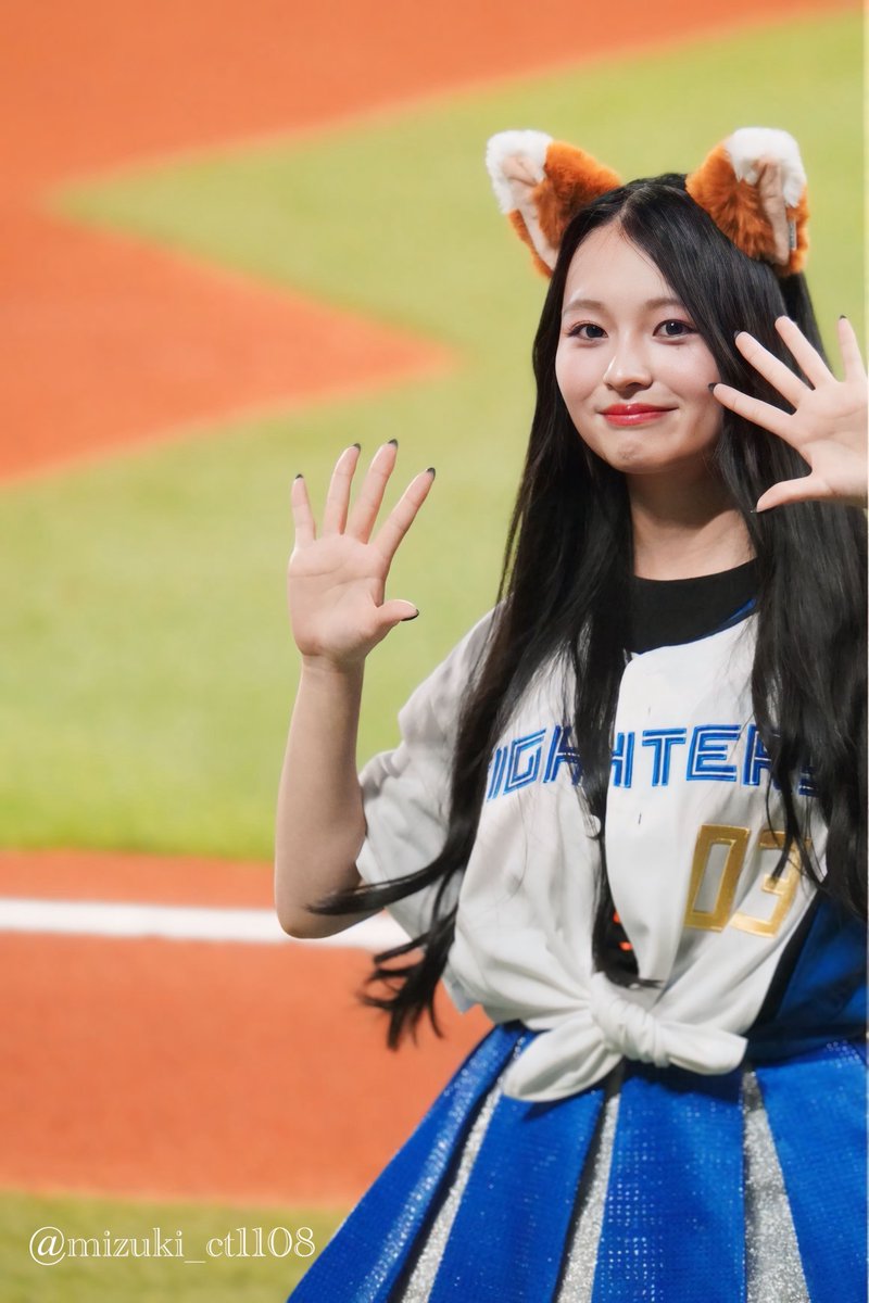 いつかの特典会の時に桐原美月さんに「きり、目線送るタイプだから