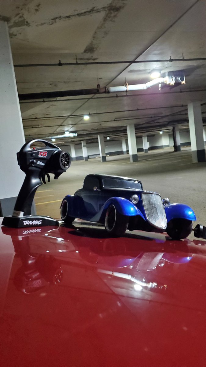 TheTankRC's tweet photo. Time to have some underground parking lot fun with de traxxas 4-Tec Factory Five '33 Hot Rod Coupe https://t.co/jYl4YQTuqG