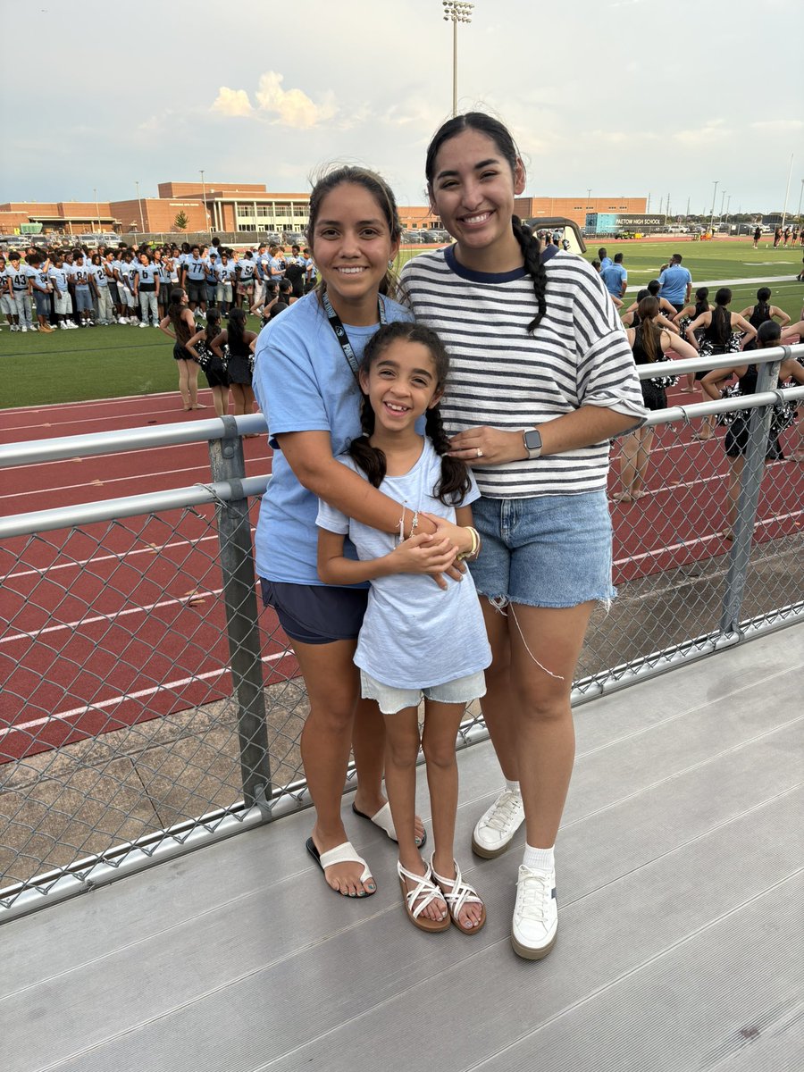 TrahansClass's tweet photo. Some of your favorite Structured Life teachers supporting our favorite Paetow Panthers #FallPepRally @PaetowHS https://t.co/HW7y7VoFGF