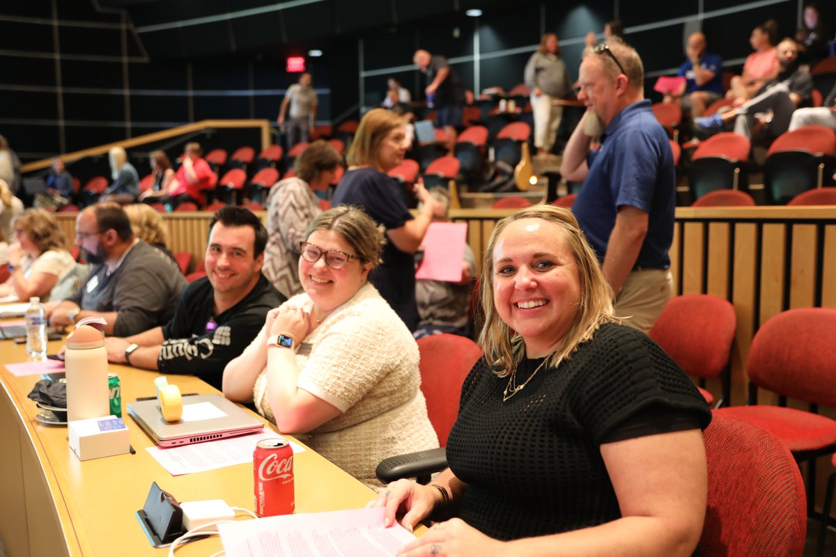 marian_wi's tweet image. #Inservice at @marian_wi is where faculty and staff get all charged up for the school year. There was a warm-up exercise - the Amazing Marian Race - where teams run around campus to complete tasks. It required teamwork, cunning, and nerves of steel! #Community, #WeAreMarian