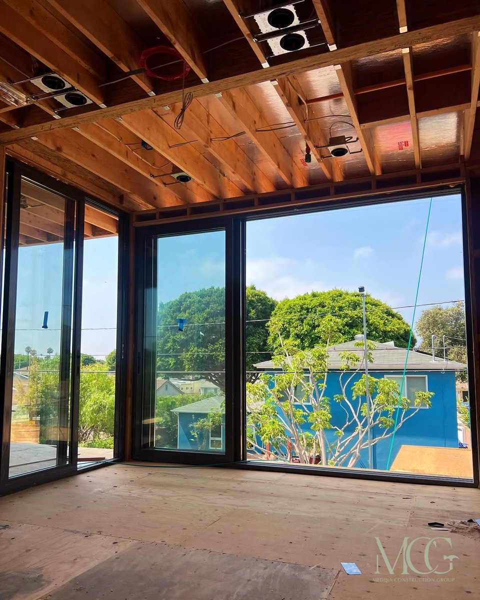 medinacgroup's tweet photo. Floor to ceiling windows and sliding doors now installed throughout the Culver City build! 🔨 #MCG #windows #glassdoors #installation https://t.co/F3XSonjn4X