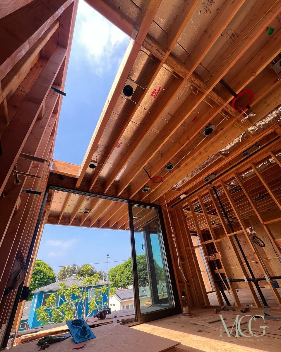 medinacgroup's tweet photo. Floor to ceiling windows and sliding doors now installed throughout the Culver City build! 🔨 #MCG #windows #glassdoors #installation https://t.co/F3XSonjn4X