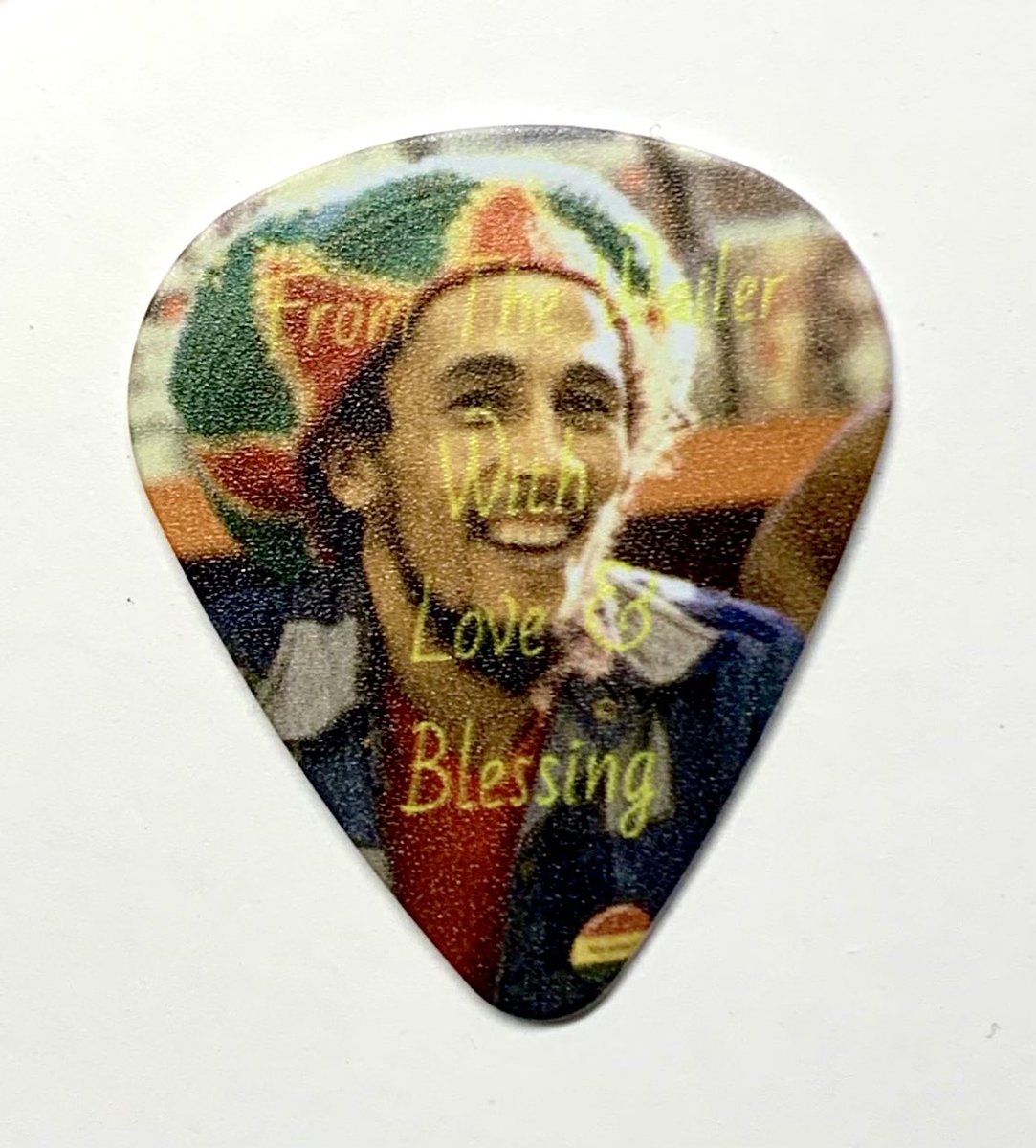 Julian Marley - Cooling in Jamaica. Nice lil jam song with horns. Cool runnings summer vibe.  

youtu.be/OoMgqjCZWQI?si…